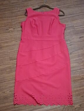 Sleeveless Coral Midi Sheath Dress with Scalloped Hem